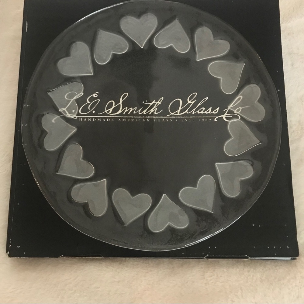 Vintage L.E. Smith Glass Company 13 inch Heart Plate Etch
